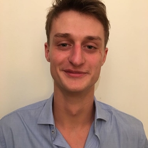 Nils - Prof d'économie - Paris