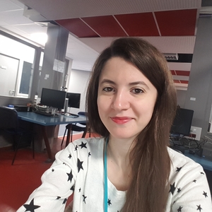 Nesrine Tinhinane - Prof d'arabe - Paris