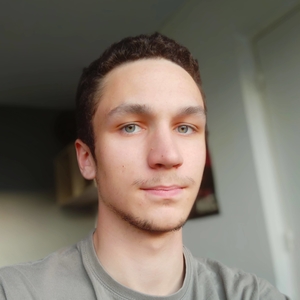 Charles - Prof d'initiation informatique - Villeurbanne