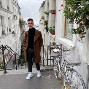 Léo - Prof d'aide aux devoirs - Saint-Gervais-la-Forêt