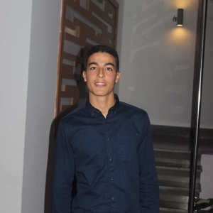 Ahmed - Prof de maths - Besançon