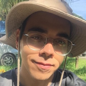 João Henrique - Prof de portugais brésilien - Centro