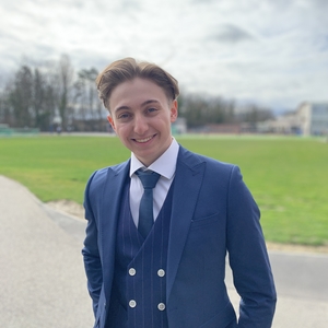 Romain - Prof de maths - Vougy