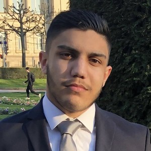 Alexandre - Prof d'économie - Paris