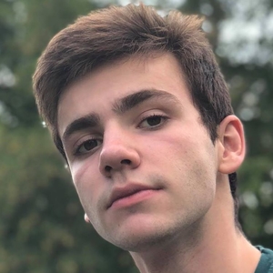 Julien - Prof de français - Paris