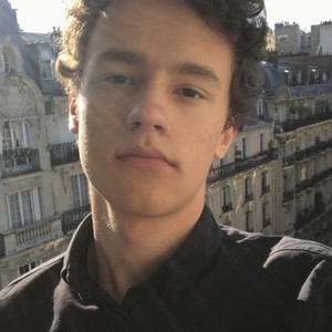 Pierre - Prof d'économie - Paris