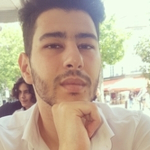 Anouar - Prof d'économie - Paris