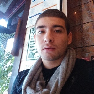 Yanis - Prof d'aide aux devoirs - Montreuil