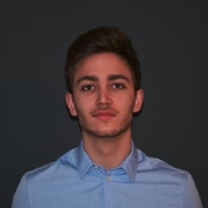 Jonathan - Prof d'économie - Paris