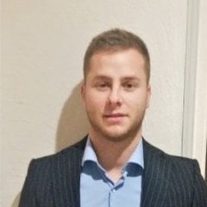 Alexandre - Prof d'économie - Vence