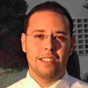 Anas - Prof de commerce international - Perpignan