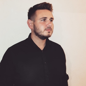 Alexis - Prof de marketing - Montagnac