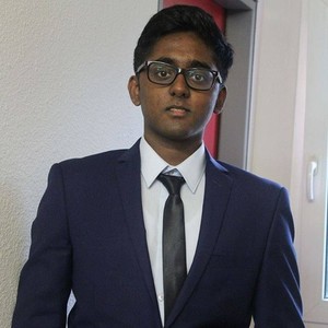 Sarangan - Prof de maths - Paris