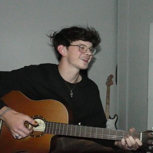 Baptiste - Prof de guitare acoustique - Bry-sur-Marne