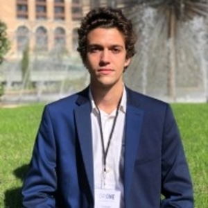 Alexandre - Prof de droit - Paris