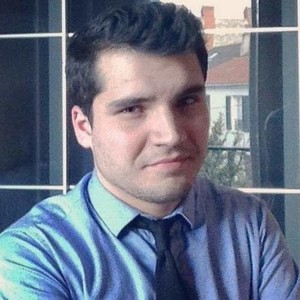 Julien - Prof de préparation bac es - Paris
