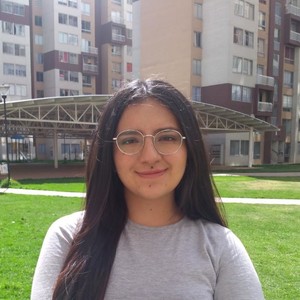 Maria Elizabeth - Prof de maths - Bogotá