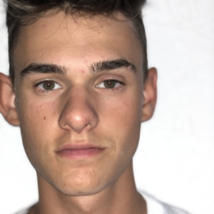 Chrystopher - Prof de physique - chimie - Fréjus