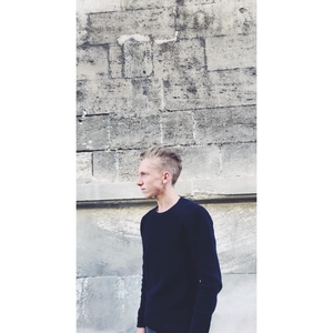 Lucas - Prof d'anglais - Les Angles