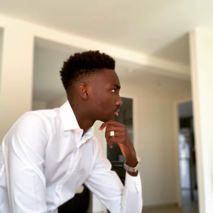 NGOM - Prof de maths - Meyzieu