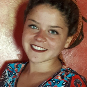 Romane - Prof de français - Fontaine-Henry