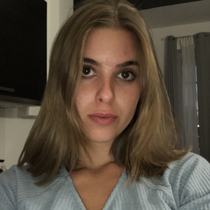Manon - Prof d'économie - Lyon