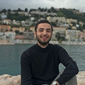 Ryan - Prof de français - Versailles
