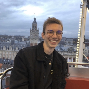 Louis - Prof d'économie - Lille