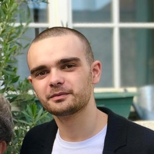 Pierre - Prof de français - Paris