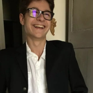 Louis - Prof d'histoire - géo - Paris