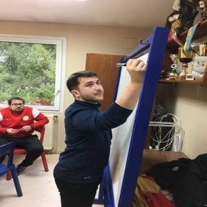 Mathieu - Prof de marketing - Saint-Denis-de-l'Hôtel