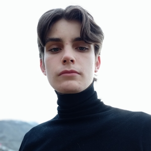 Louis - Prof de graphisme - Bouyon