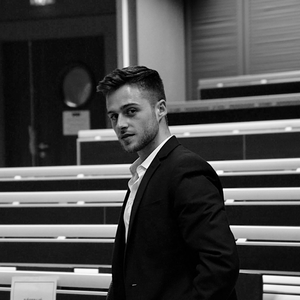 Alexandre - Prof de marketing - Claviers