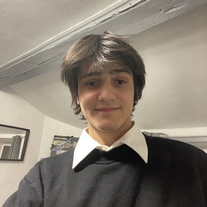 Louis - Prof de marketing - Lyon