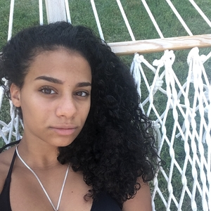 Aaliya - Prof d'aide aux devoirs - Saint-Genis-Laval