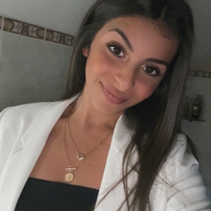 Inès - Prof d'aide aux devoirs - Lentilly