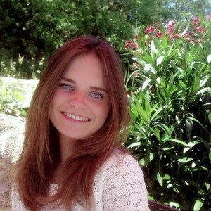 Clara - Prof d'économie - Antibes
