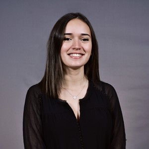Inès - Prof de maths - Paris