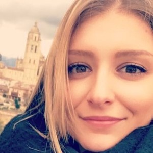 Sabrina - Prof d'aide aux devoirs - Villefranche-sur-Saône