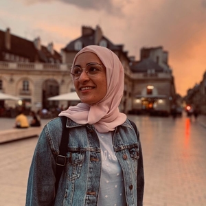 Fatma - Prof d'arabe - Dijon