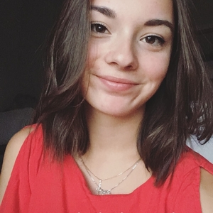 Elodie - Prof de français - Gidy