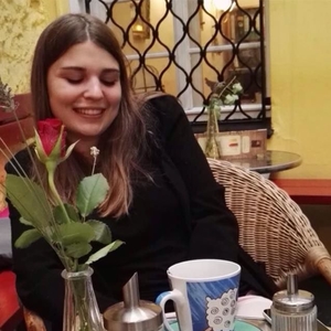 Laura - Prof d'économie - Clermont-Ferrand