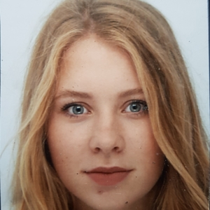 Charlotte - Prof de maths - Oullins