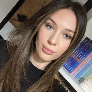 Yasmine - Prof de français - Grenoble