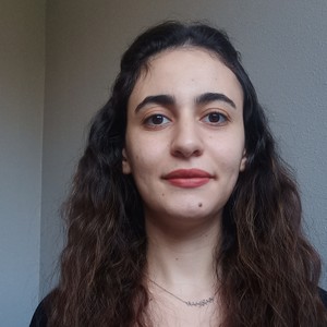 Dyhia - Prof d'anglais - Mont-Saint-Aignan