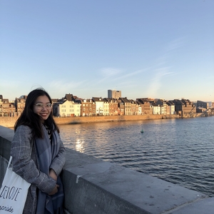 Trang - Prof d'anglais - Liège