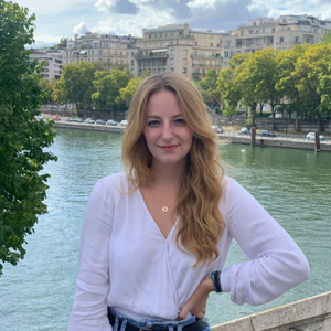 Léa - Prof de maths - Paris