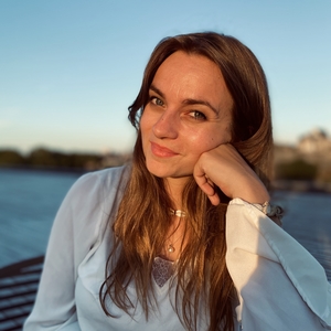 Romane - Prof de français - Paris