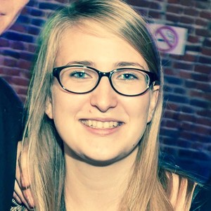 Chloé - Prof de maths - Thuin