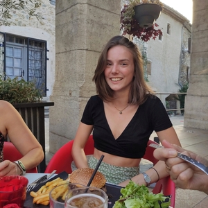 Claire - Prof de maths - Montrouge